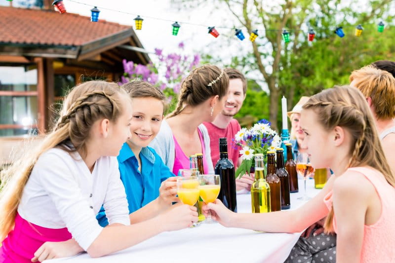 Buurtfestival met bezoekers